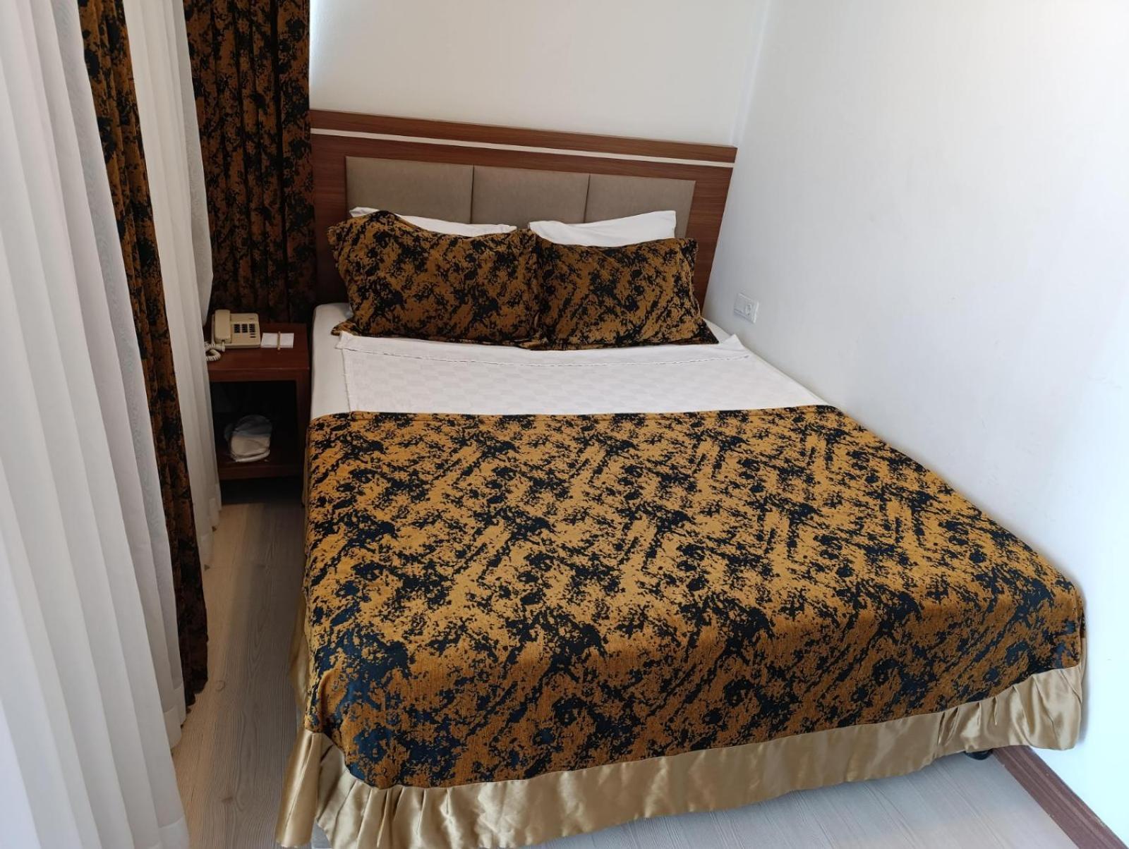 The Corner Park Hotel Antalya Bagian luar foto