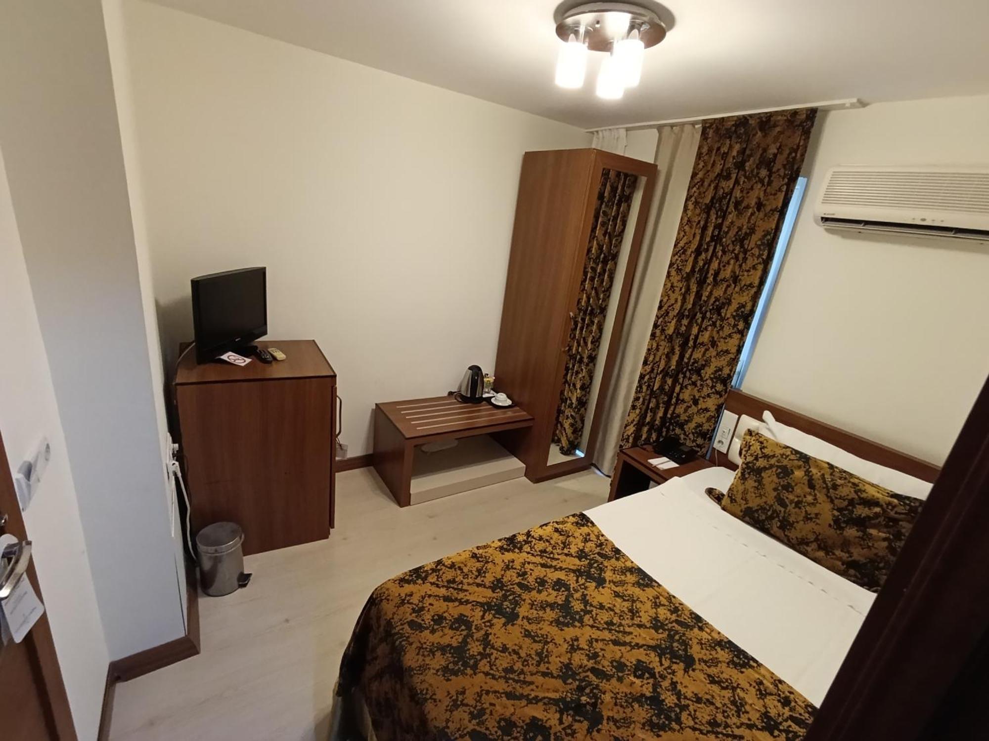 The Corner Park Hotel Antalya Bagian luar foto