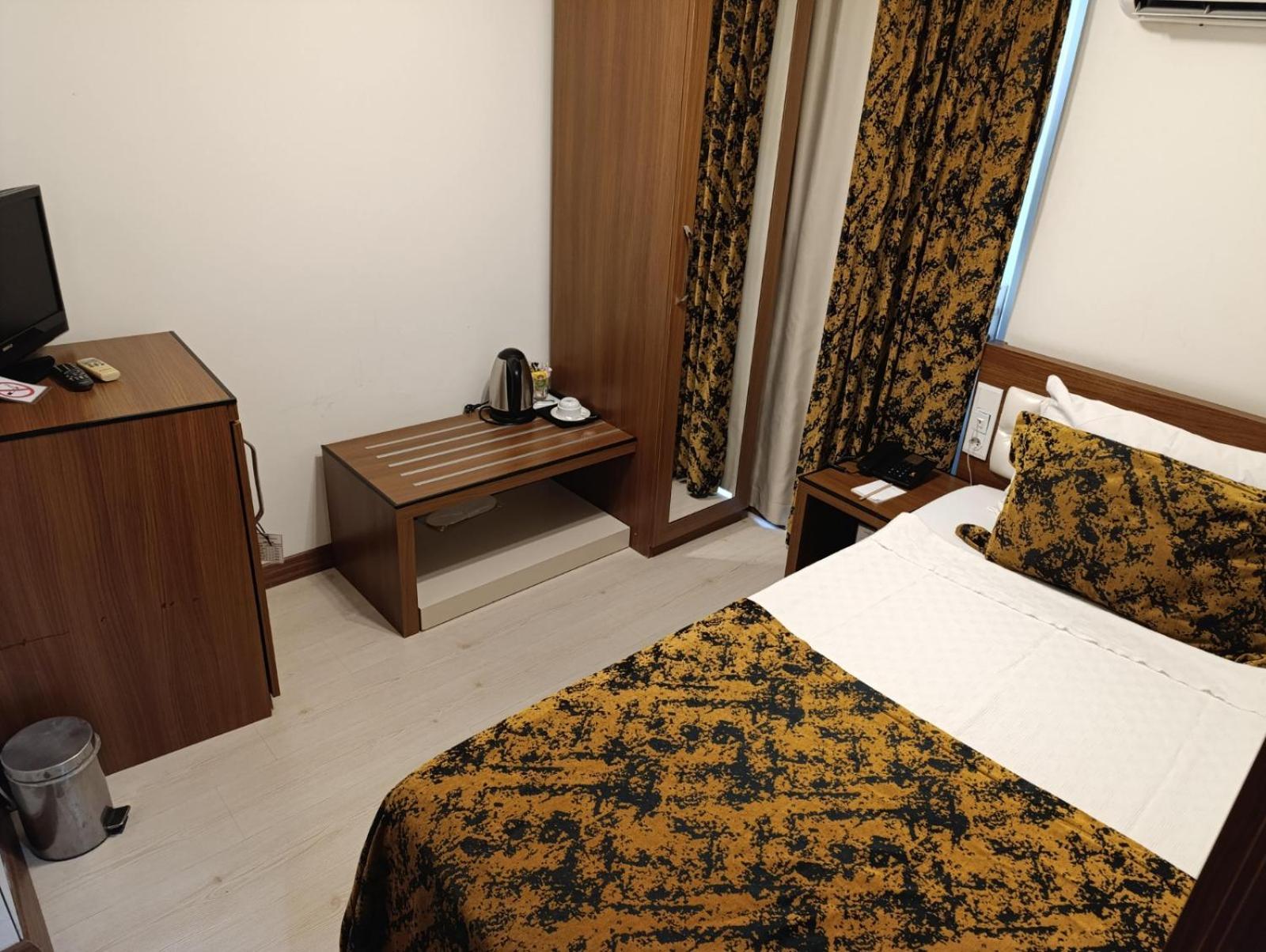 The Corner Park Hotel Antalya Bagian luar foto