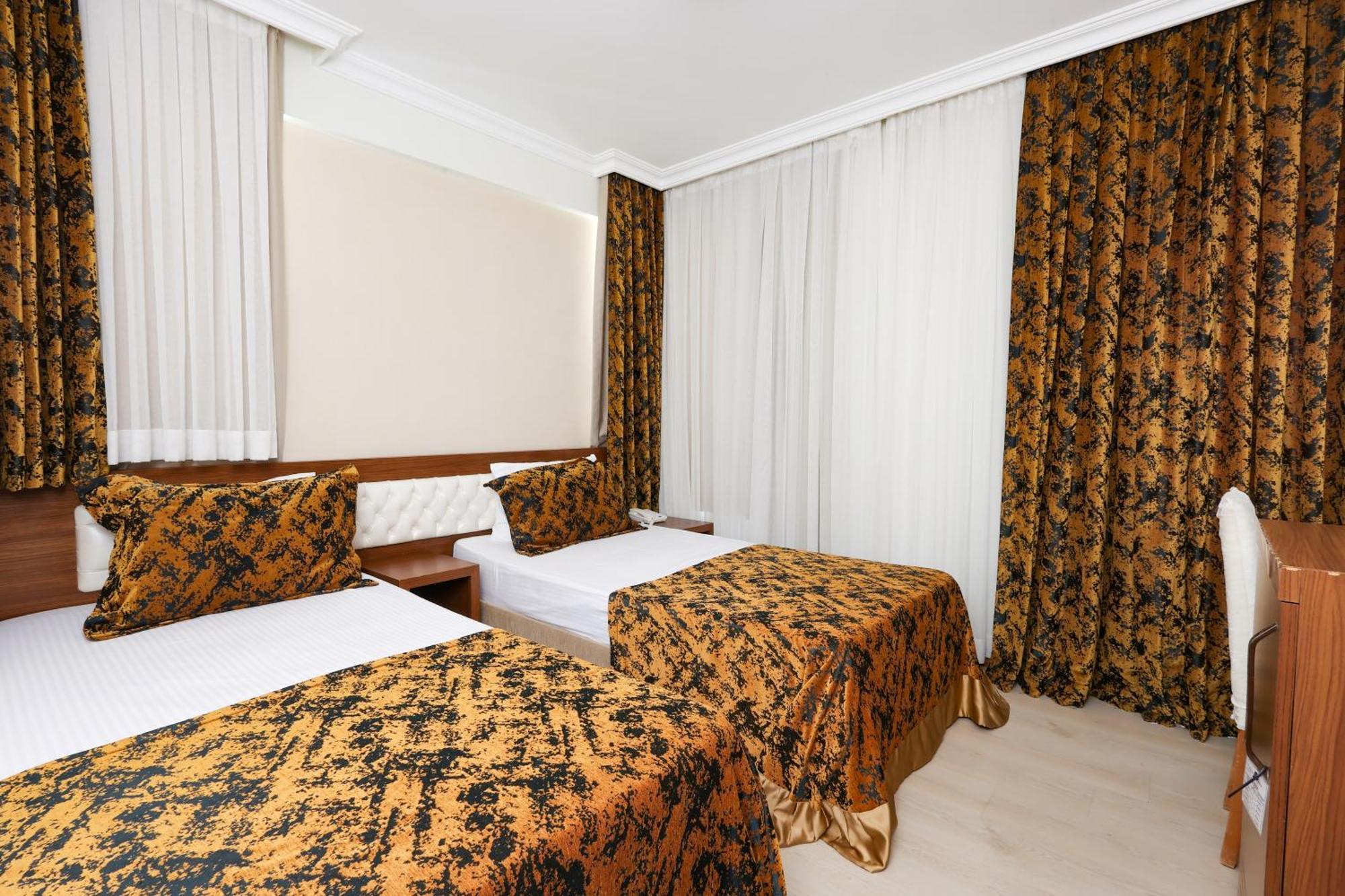 The Corner Park Hotel Antalya Bagian luar foto