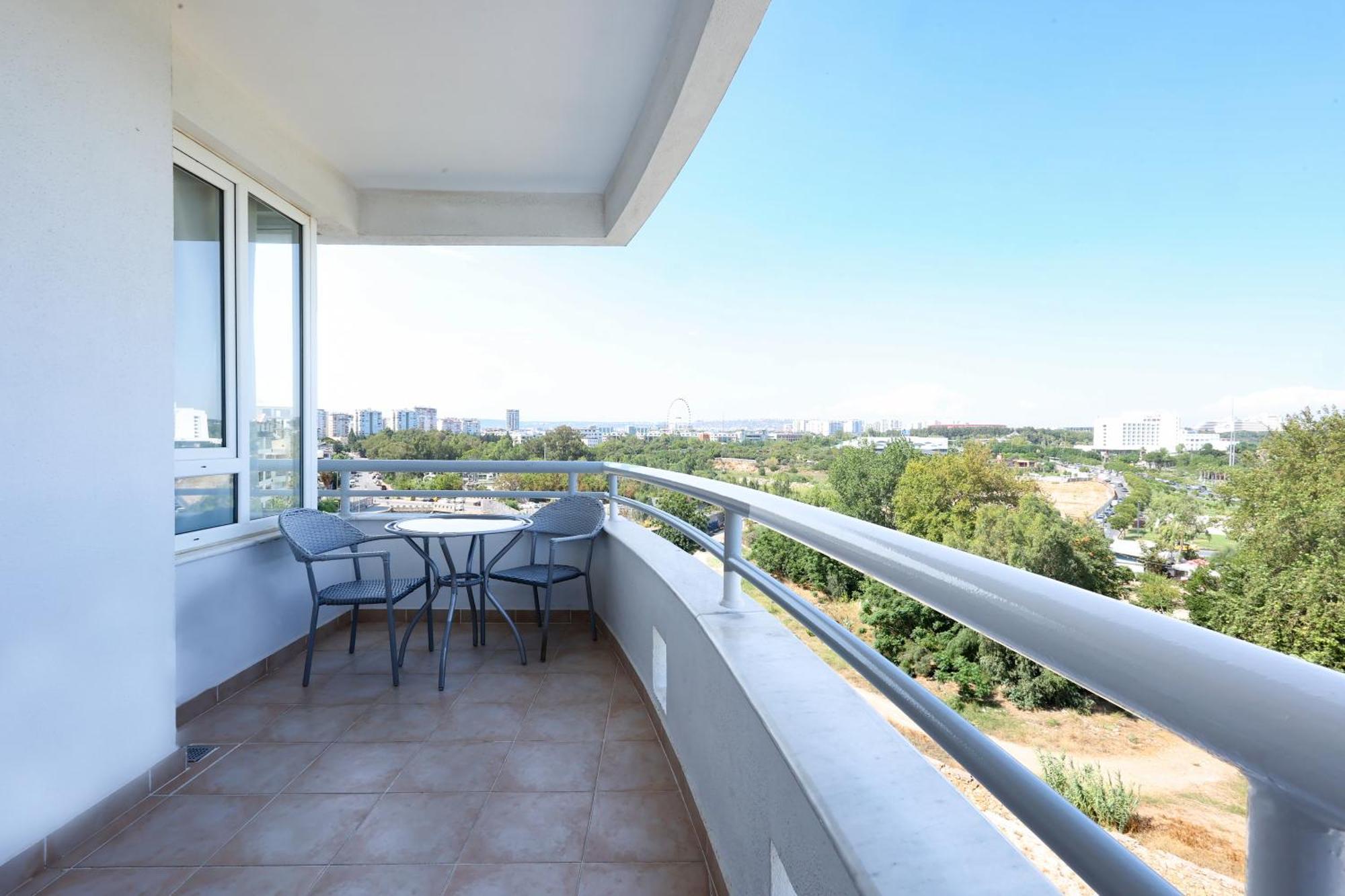 The Corner Park Hotel Antalya Bagian luar foto