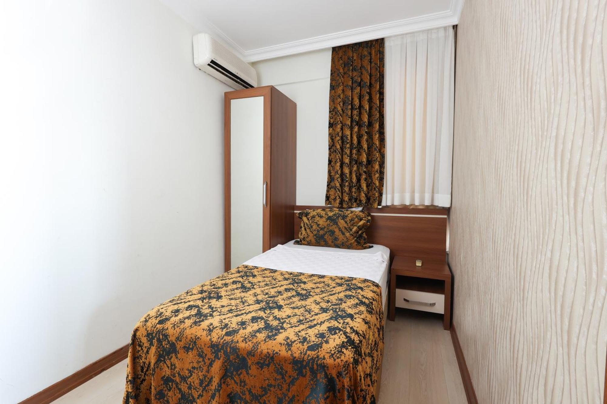 The Corner Park Hotel Antalya Bagian luar foto