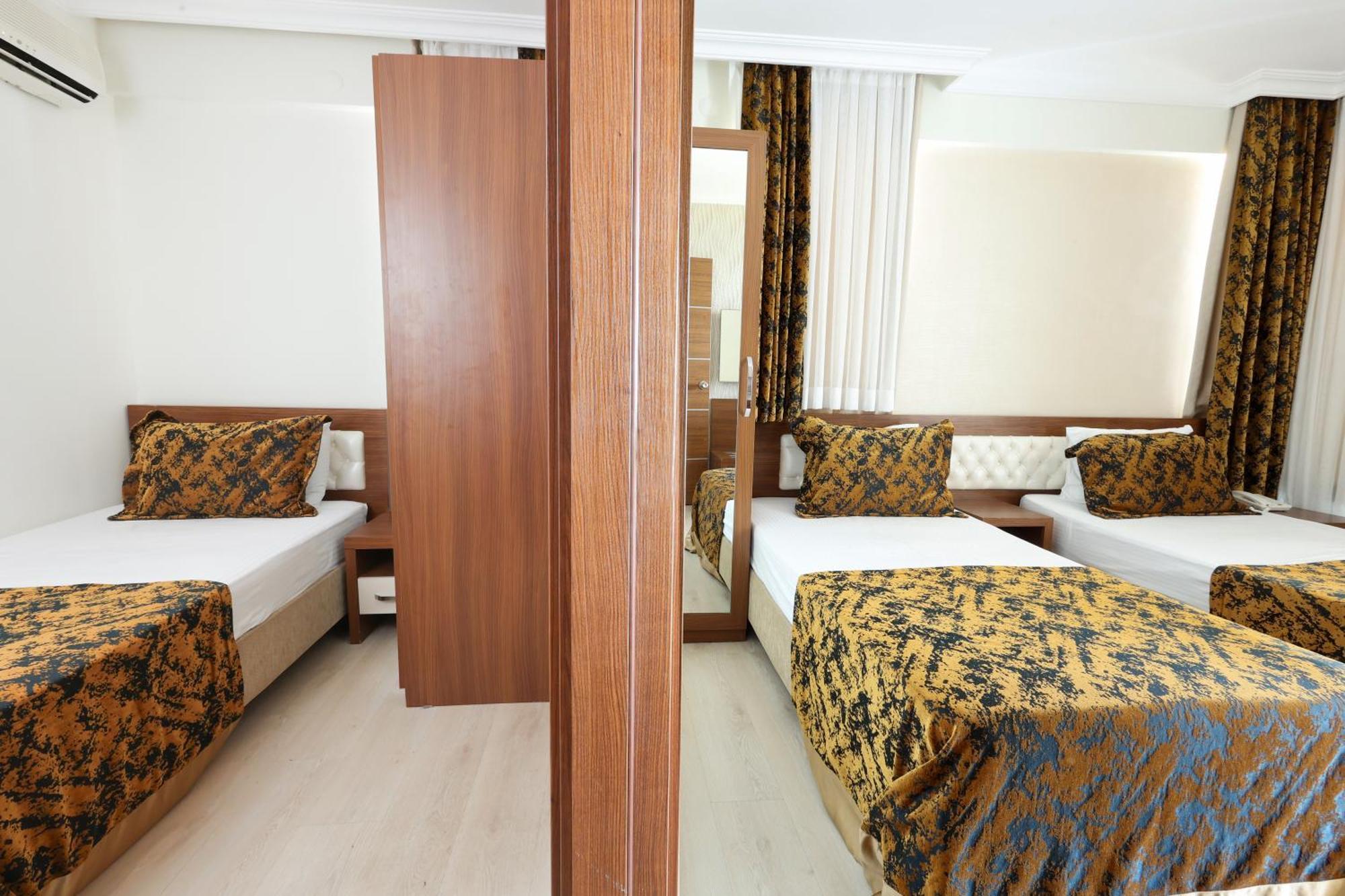 The Corner Park Hotel Antalya Bagian luar foto